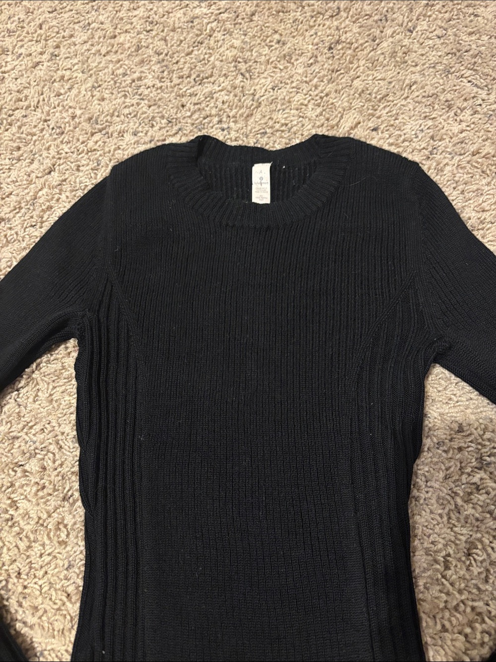 Lululemon black sweater
Size 4 - Picture 3 of 7